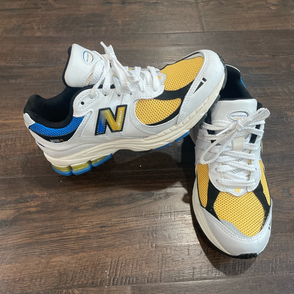 COPY - New Balance 2002r size 8.5 womens (like new)